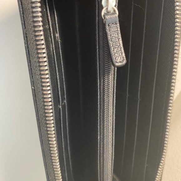 OFF-WHITE "SCULPTURE" Wallet - Picture 4 of 5